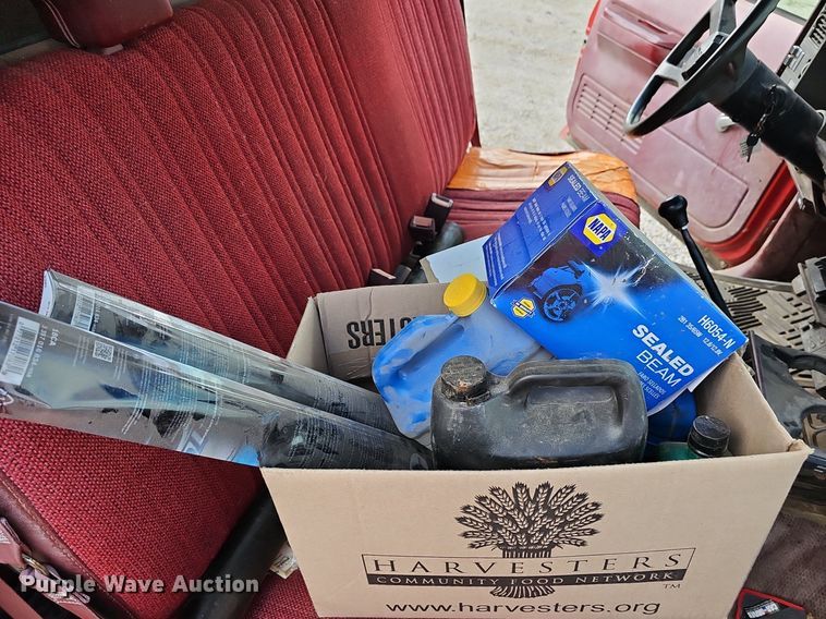 image for item DQ5150 1994 Chevrolet C2500 animal control pickup truck