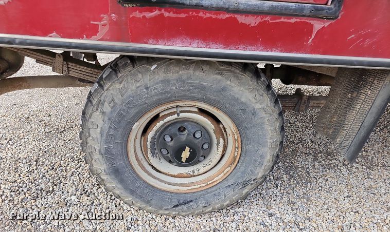 image for item DQ5150 1994 Chevrolet C2500 animal control pickup truck