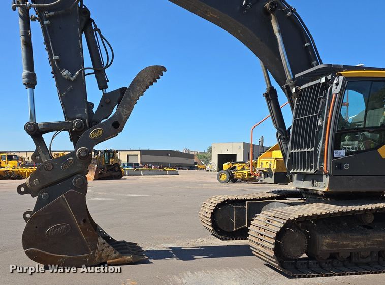 image for item DR4470 2018 Volvo  EC350EL excavator