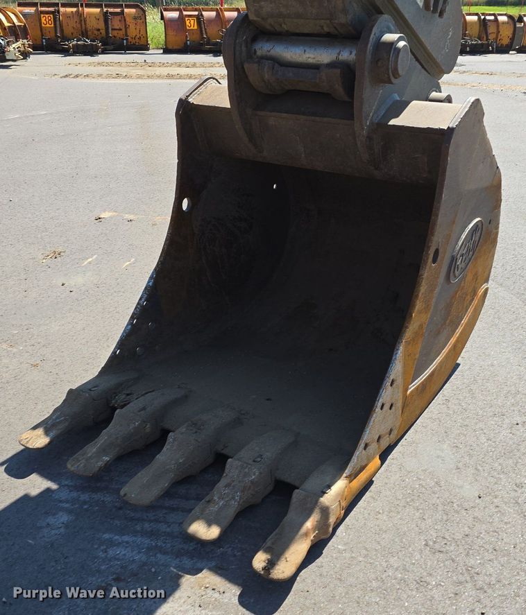 image for item DR4470 2018 Volvo  EC350EL excavator