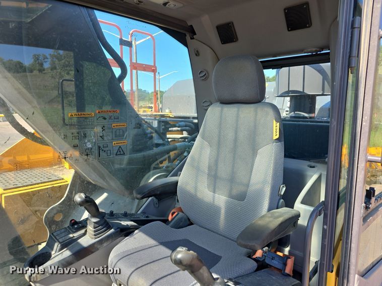 image for item DR4470 2018 Volvo  EC350EL excavator