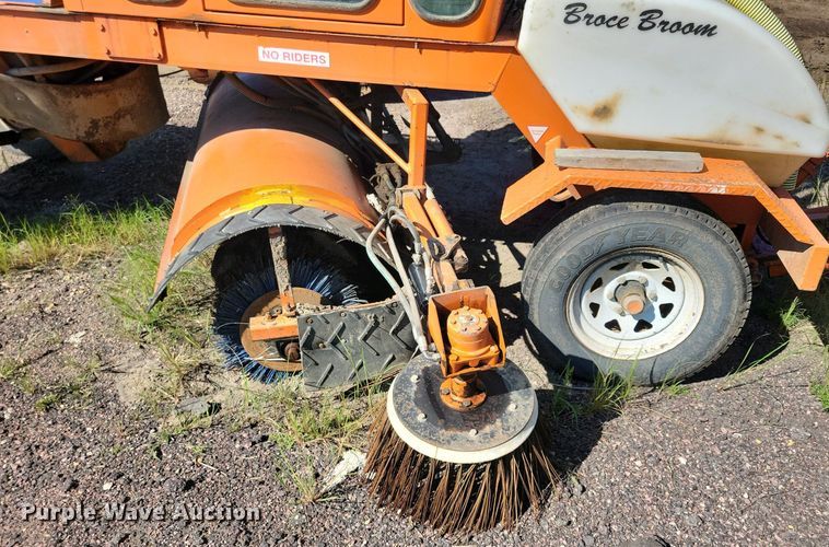 image for item DR4471 2011 Broce  RCT 350 broom