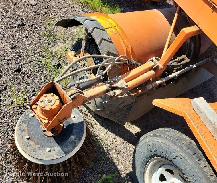 image for item DR4471 2011 Broce  RCT 350 broom