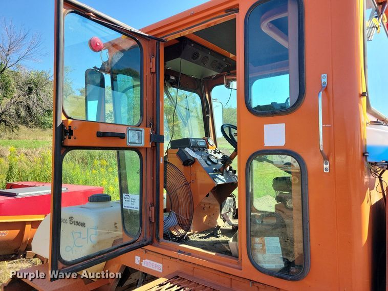 image for item DR4471 2011 Broce  RCT 350 broom