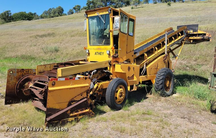 image for item DR4473 1980 Athey 7-12D windrow elevator