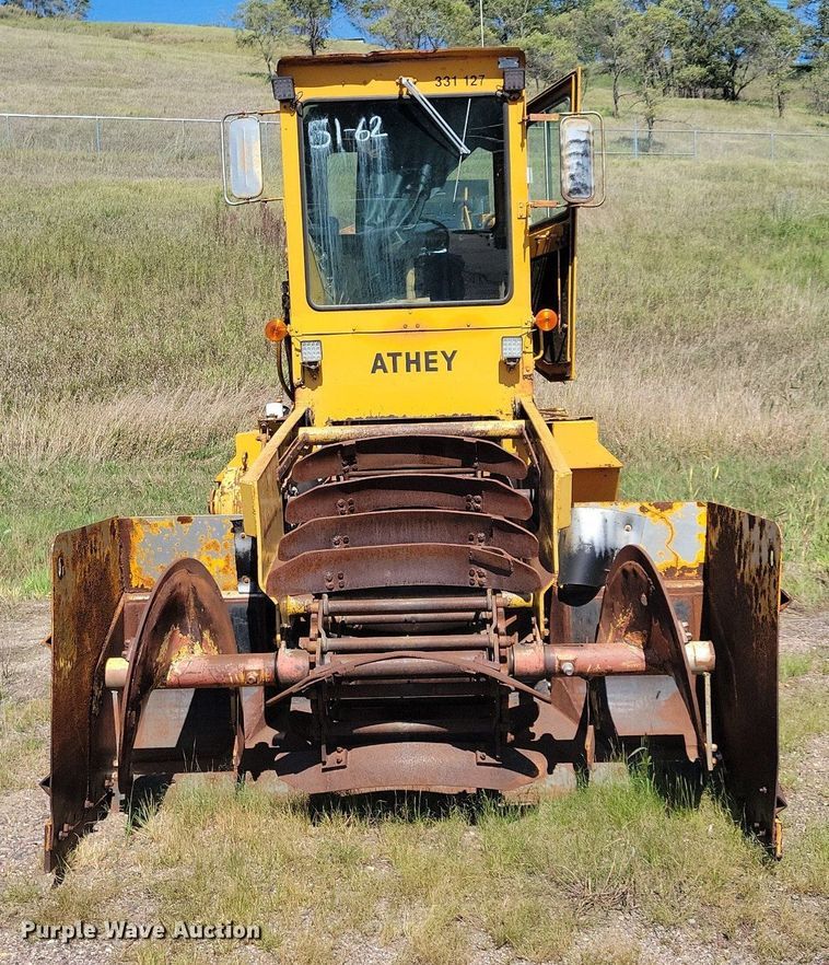 image for item DR4473 1980 Athey 7-12D windrow elevator