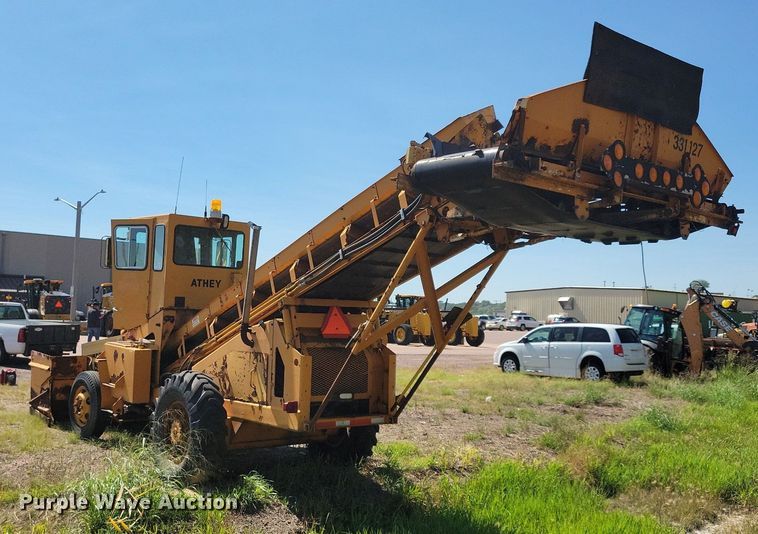 image for item DR4473 1980 Athey 7-12D windrow elevator