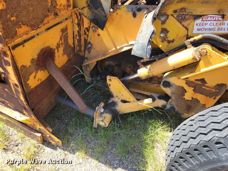 image for item DR4473 1980 Athey 7-12D windrow elevator