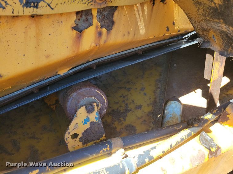 image for item DR4473 1980 Athey 7-12D windrow elevator