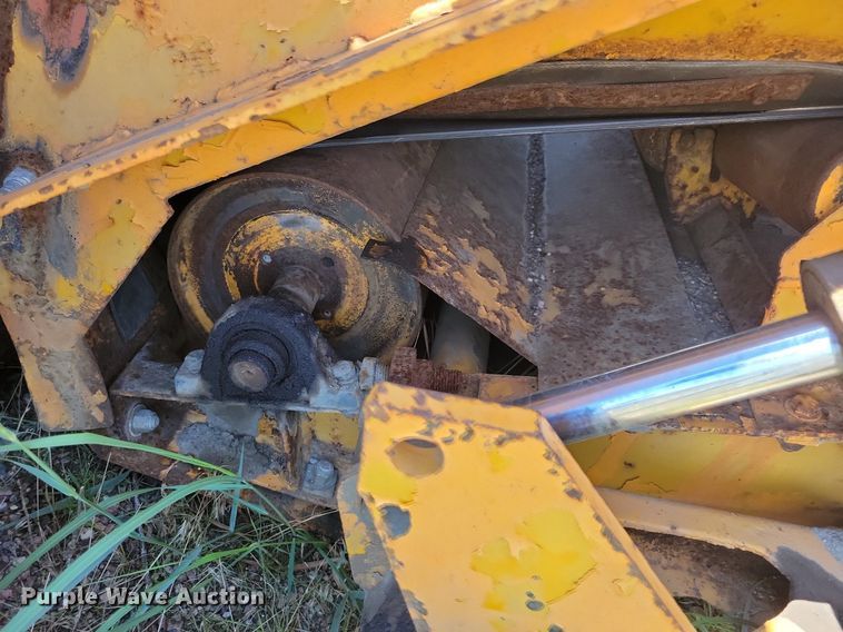 image for item DR4473 1980 Athey 7-12D windrow elevator