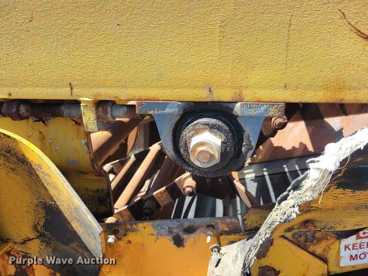 image for item DR4473 1980 Athey 7-12D windrow elevator