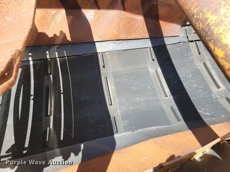 image for item DR4473 1980 Athey 7-12D windrow elevator