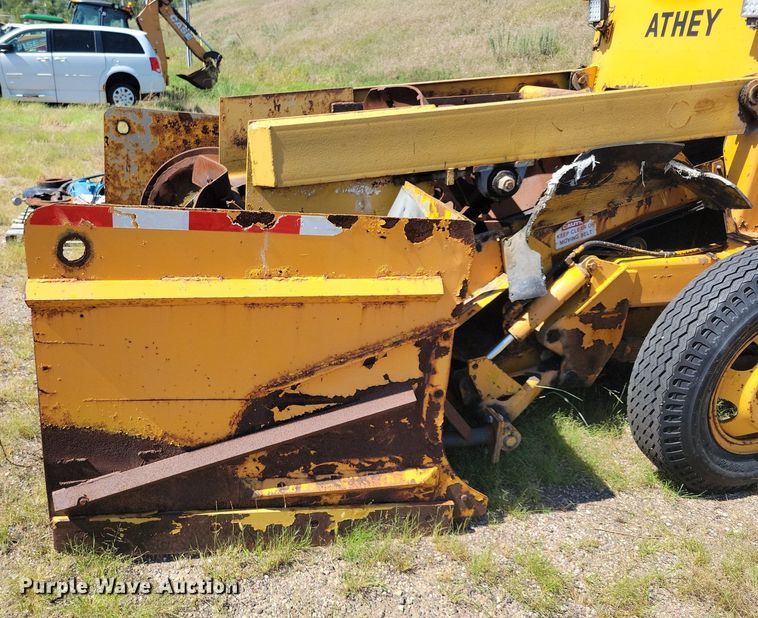 image for item DR4473 1980 Athey 7-12D windrow elevator