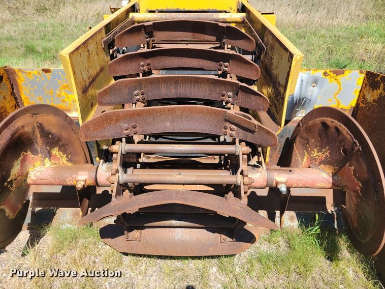 image for item DR4473 1980 Athey 7-12D windrow elevator