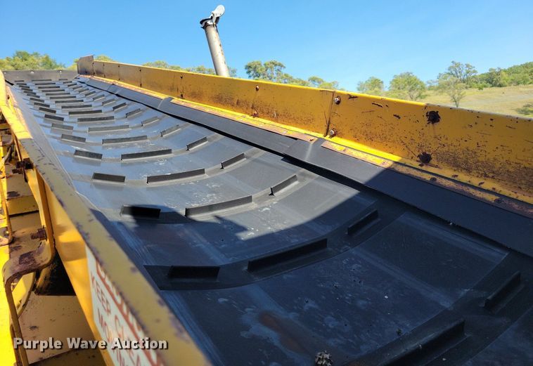 image for item DR4473 1980 Athey 7-12D windrow elevator