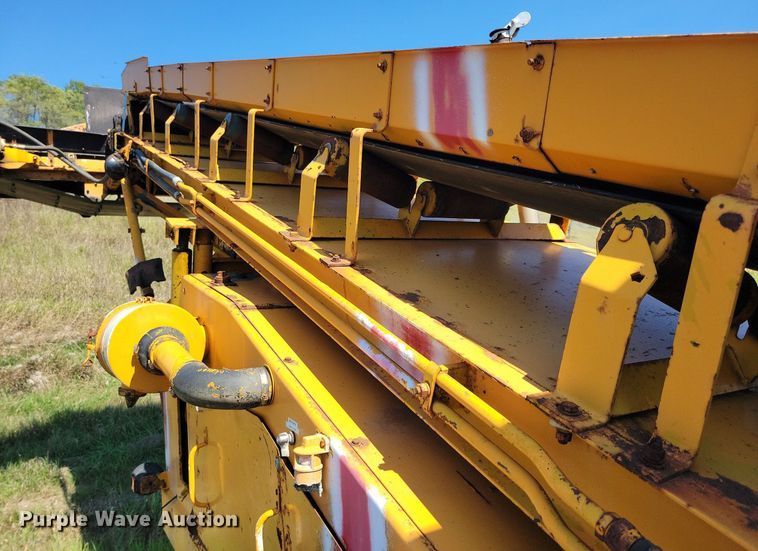 image for item DR4473 1980 Athey 7-12D windrow elevator