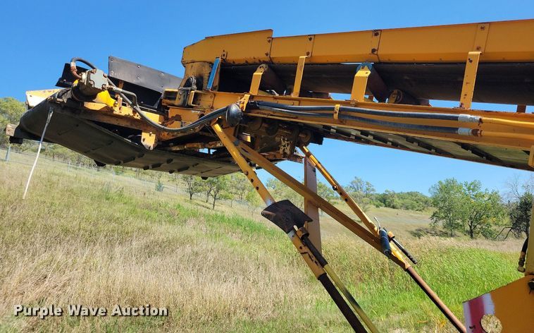 image for item DR4473 1980 Athey 7-12D windrow elevator