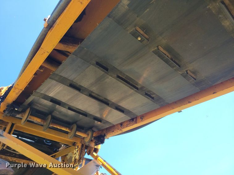 image for item DR4473 1980 Athey 7-12D windrow elevator