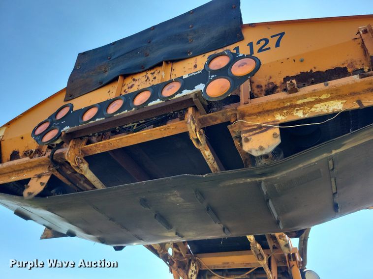 image for item DR4473 1980 Athey 7-12D windrow elevator