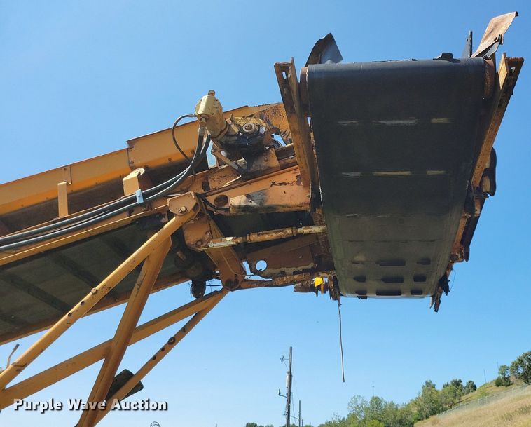 image for item DR4473 1980 Athey 7-12D windrow elevator