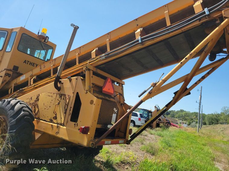 image for item DR4473 1980 Athey 7-12D windrow elevator