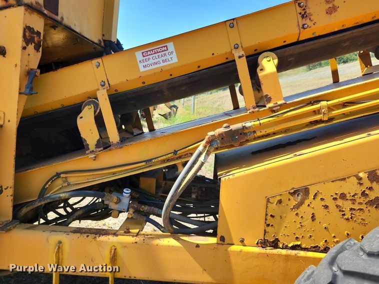 image for item DR4473 1980 Athey 7-12D windrow elevator