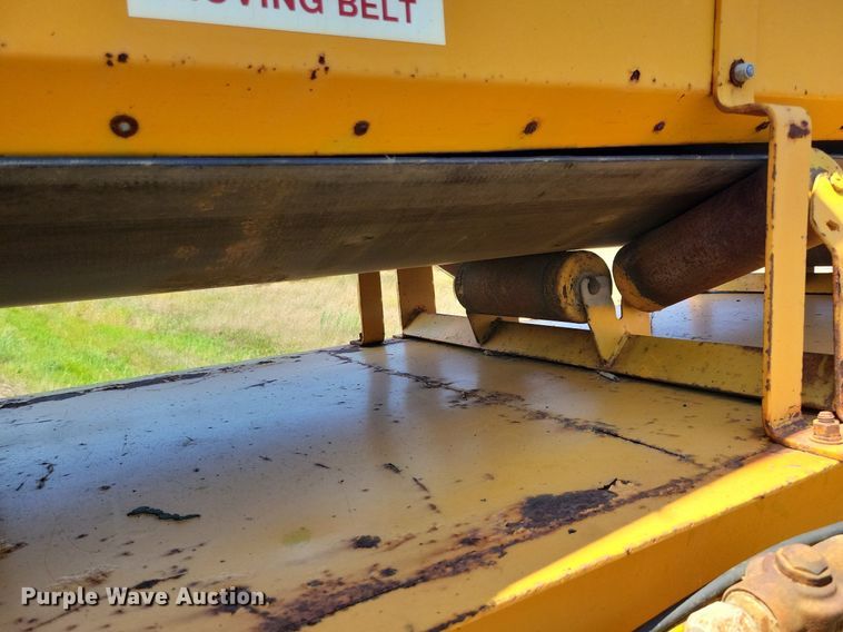 image for item DR4473 1980 Athey 7-12D windrow elevator