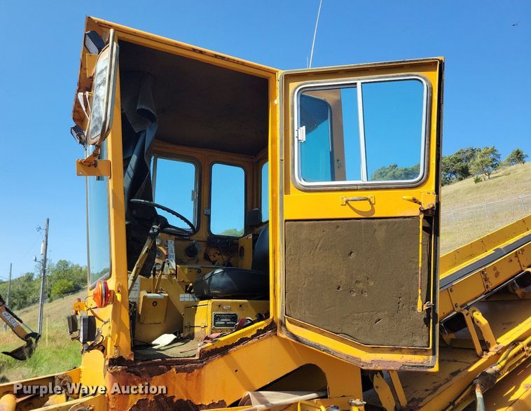 image for item DR4473 1980 Athey 7-12D windrow elevator