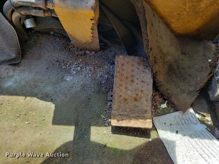 image for item DR4473 1980 Athey 7-12D windrow elevator