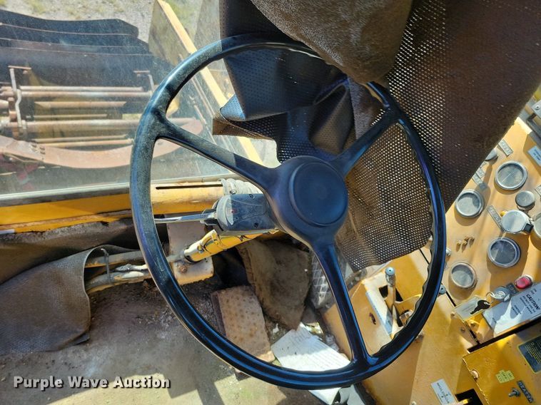 image for item DR4473 1980 Athey 7-12D windrow elevator