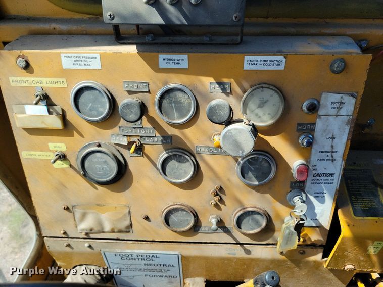 image for item DR4473 1980 Athey 7-12D windrow elevator