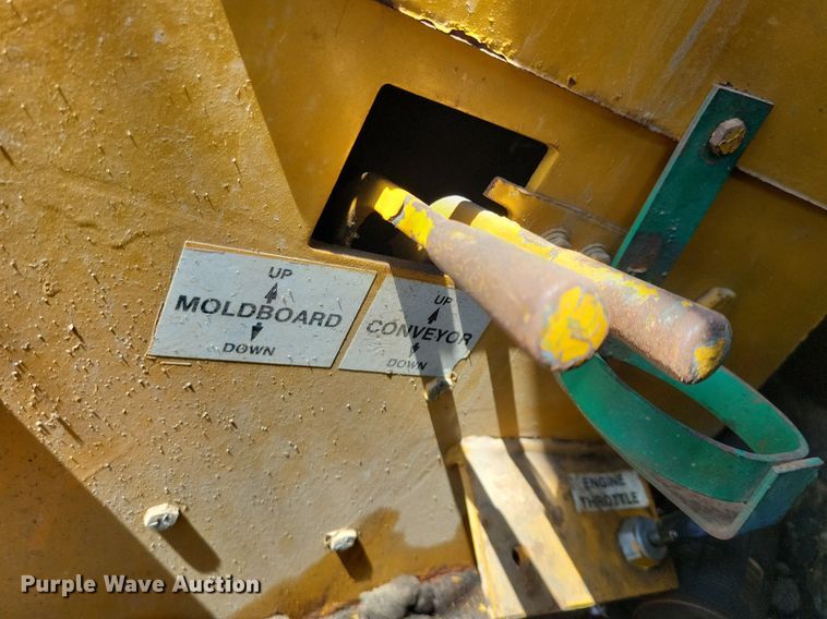 image for item DR4473 1980 Athey 7-12D windrow elevator