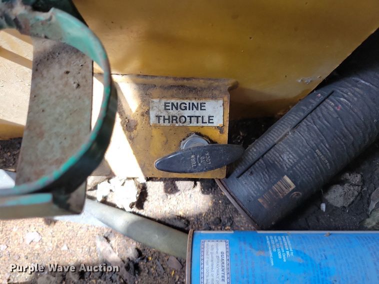 image for item DR4473 1980 Athey 7-12D windrow elevator