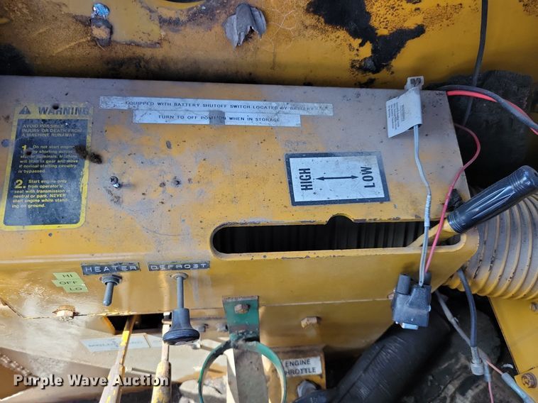 image for item DR4473 1980 Athey 7-12D windrow elevator