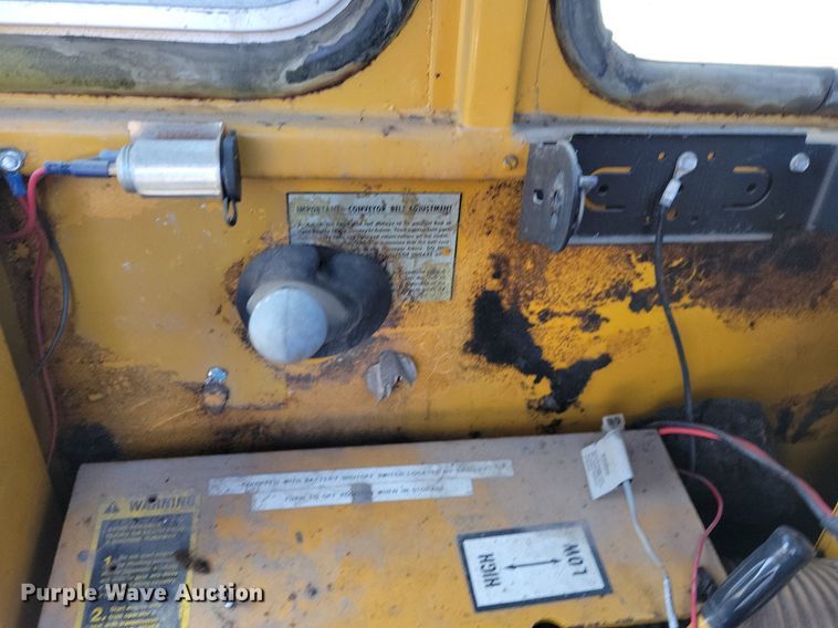 image for item DR4473 1980 Athey 7-12D windrow elevator