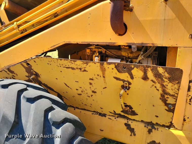 image for item DR4473 1980 Athey 7-12D windrow elevator