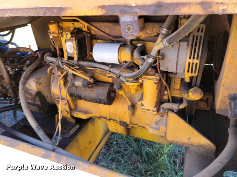 image for item DR4473 1980 Athey 7-12D windrow elevator