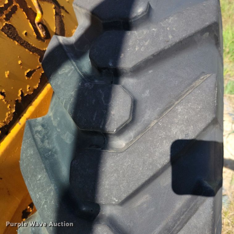 image for item DR4473 1980 Athey 7-12D windrow elevator