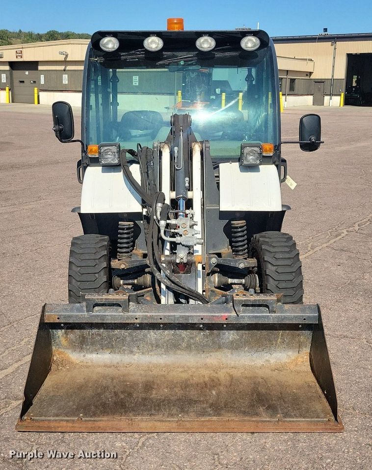 image for item DR4476 2016 Bobcat 5600 utility vehicle