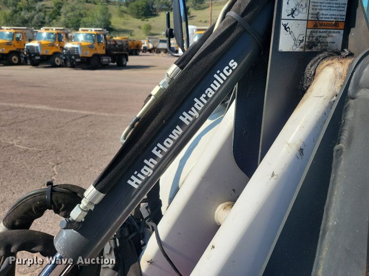 image for item DR4476 2016 Bobcat 5600 utility vehicle