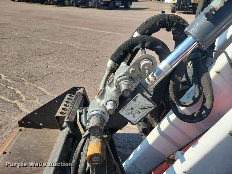 image for item DR4476 2016 Bobcat 5600 utility vehicle