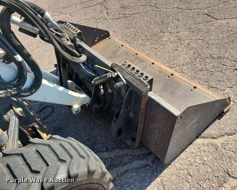 image for item DR4476 2016 Bobcat 5600 utility vehicle