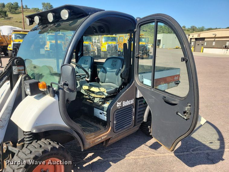 image for item DR4476 2016 Bobcat 5600 utility vehicle