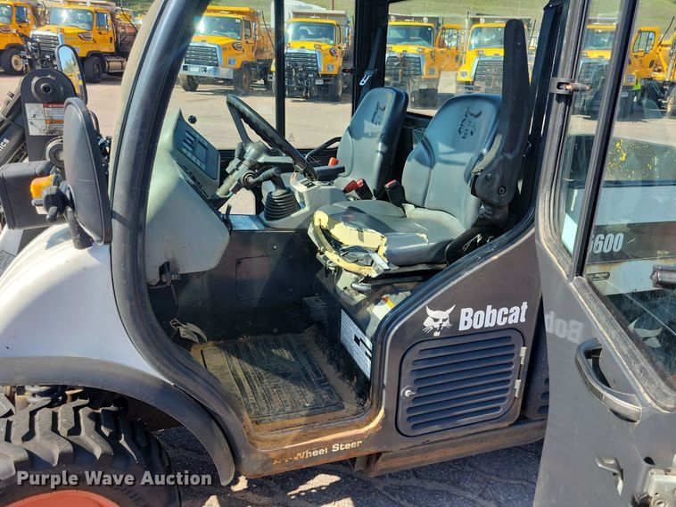 image for item DR4476 2016 Bobcat 5600 utility vehicle