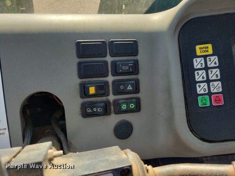 image for item DR4476 2016 Bobcat 5600 utility vehicle