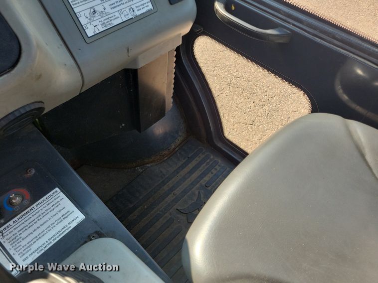 image for item DR4476 2016 Bobcat 5600 utility vehicle