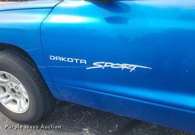 image for item DR4867 2001 Dodge  Dakota Sport pickup truck