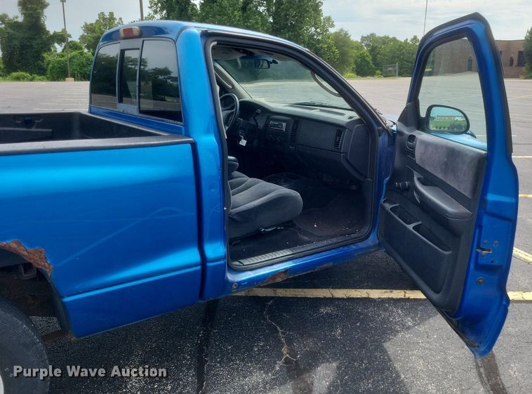 image for item DR4867 2001 Dodge  Dakota Sport pickup truck