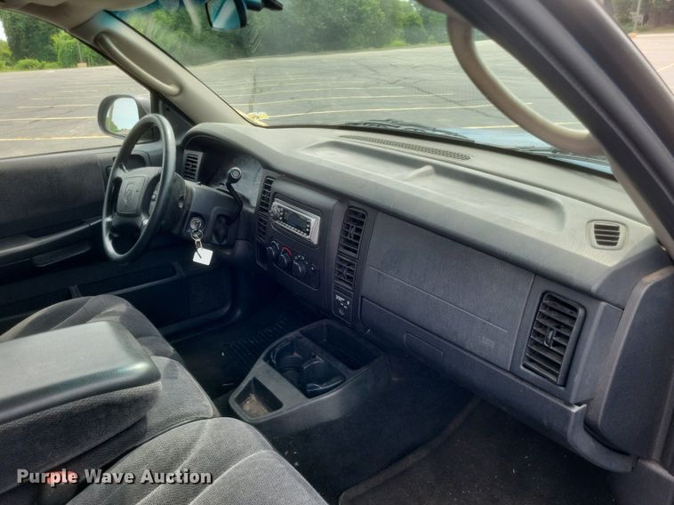 image for item DR4867 2001 Dodge  Dakota Sport pickup truck