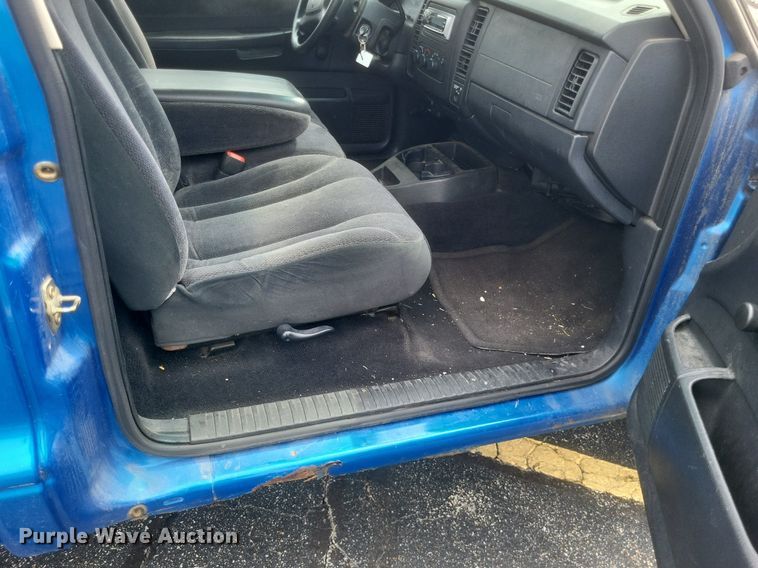 image for item DR4867 2001 Dodge  Dakota Sport pickup truck